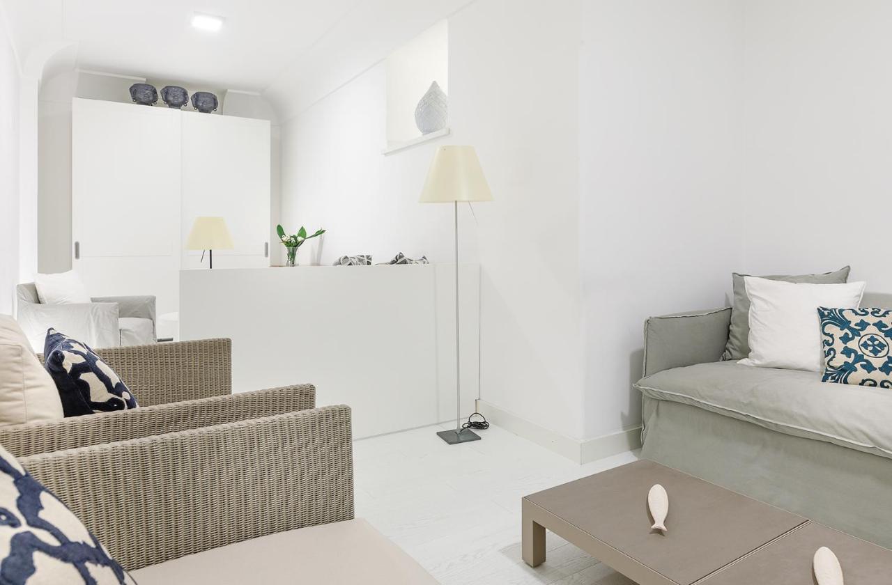 White Stylish Apartment 3 비코에쿠엔세 외부 사진