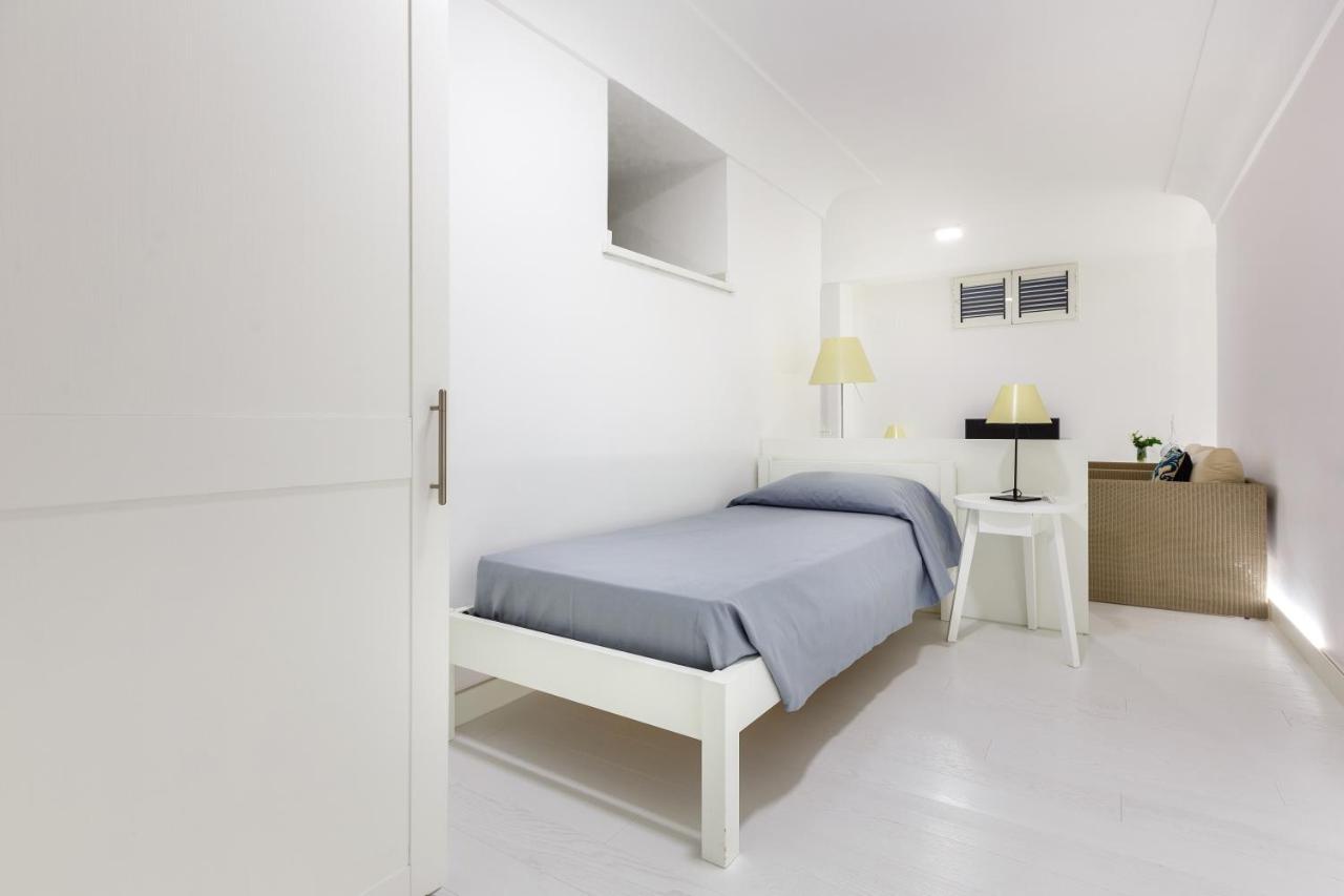 White Stylish Apartment 3 비코에쿠엔세 외부 사진