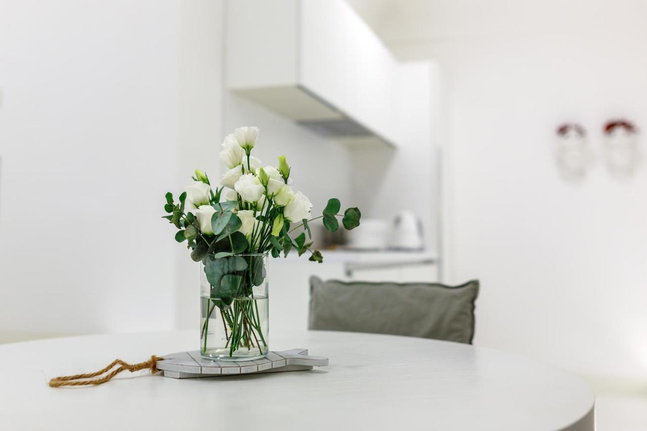 White Stylish Apartment 3 비코에쿠엔세 외부 사진