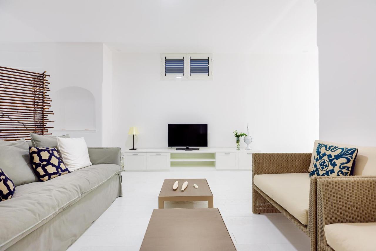 White Stylish Apartment 3 비코에쿠엔세 외부 사진