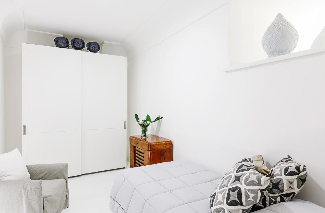 White Stylish Apartment 3 비코에쿠엔세 외부 사진