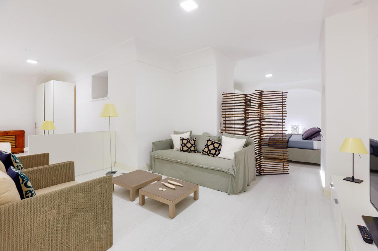 White Stylish Apartment 3 비코에쿠엔세 외부 사진