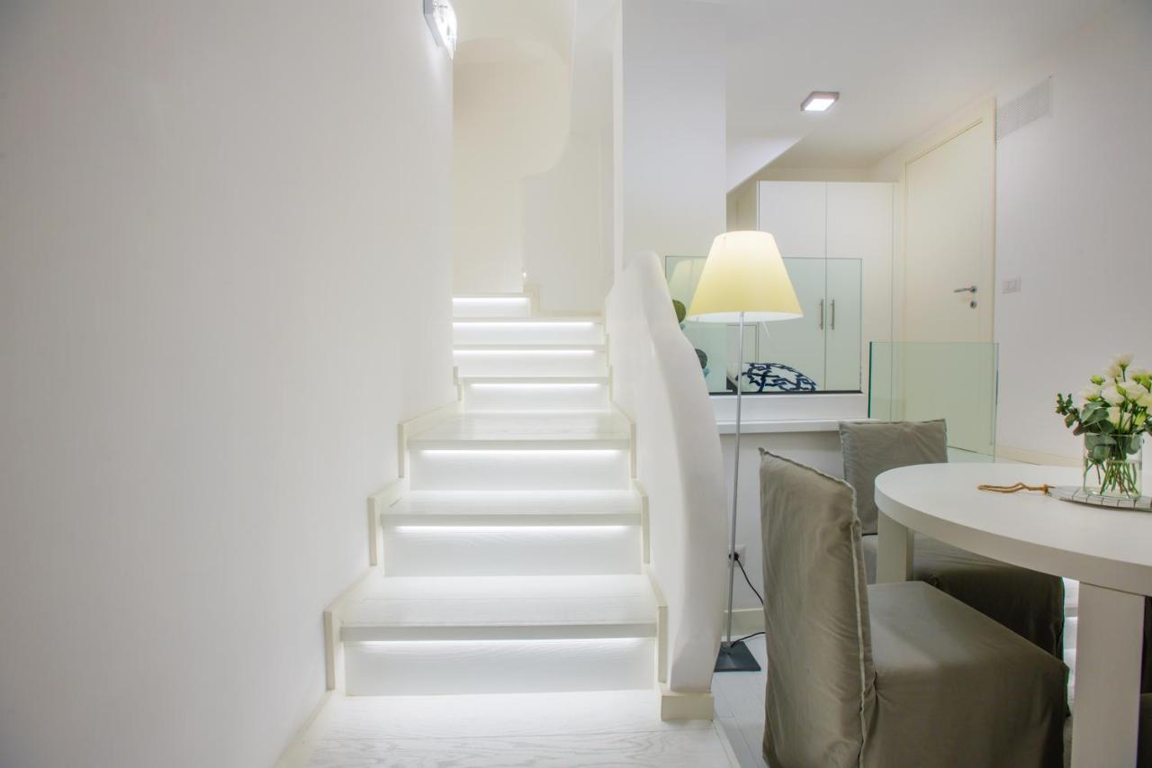 White Stylish Apartment 3 비코에쿠엔세 외부 사진